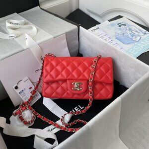 Classic CHANEL Bag: A Stylish and Versatile Choice for Elegance